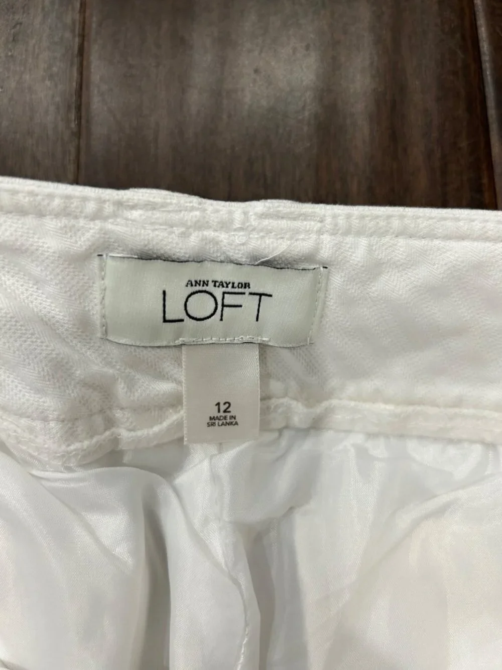 Ann Taylor LOFT Size 12 White Button Close Bermuda Shorts Coastal Beachy